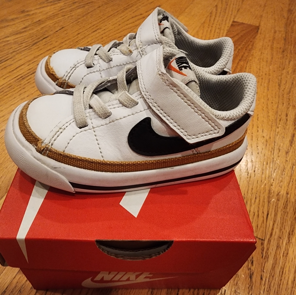 White Nike Court Kids White and Black Sneakers 6C